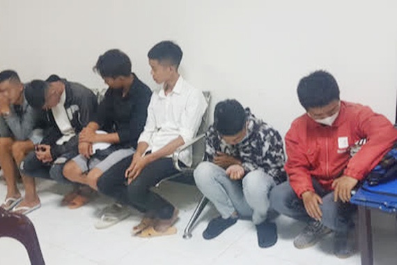 dua xe trai phep anh 1