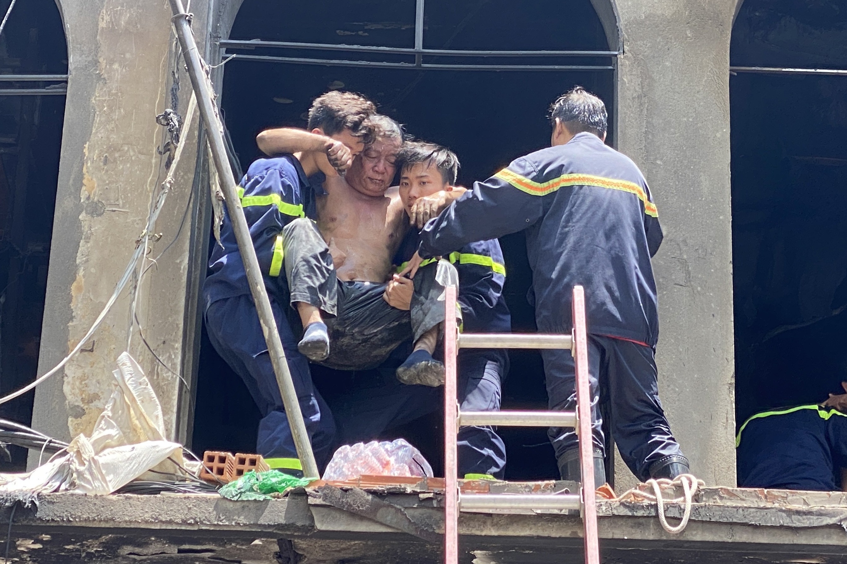 chay nha Tran Hung Dao anh 1