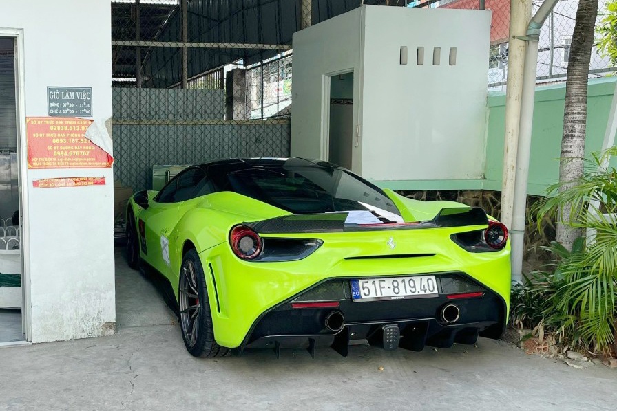 cẩu siêu xe Ferrari ảnh 1 cau sieu xe Ferrari anh 1