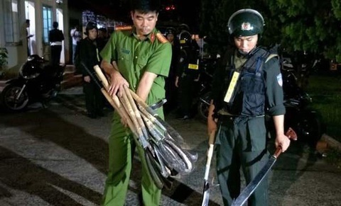 Hon chien o quan 8, mot thanh nien bi dam nguy kich hinh anh