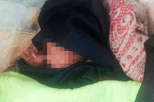 Tim than nhan cua be trai so sinh bi bo roi o TP.HCM hinh anh