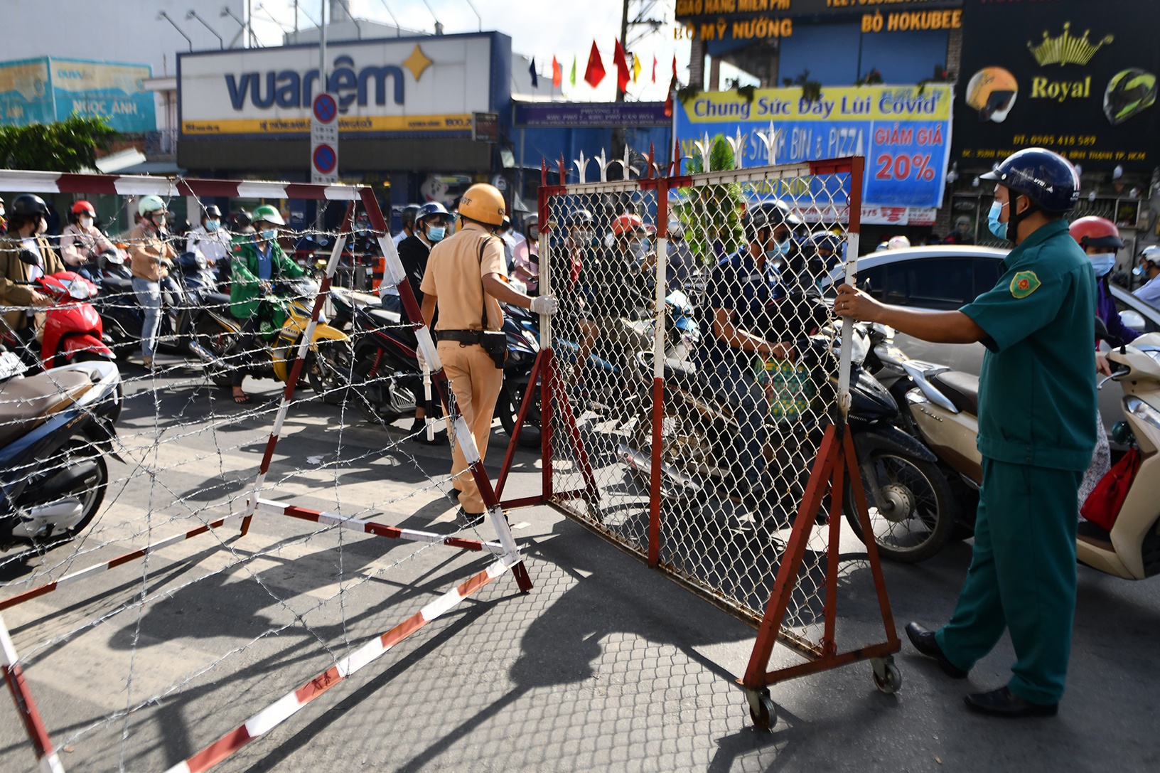 Dong Nai va Can Tho lap gan 20 chot kiem soat Covid-19 hinh anh