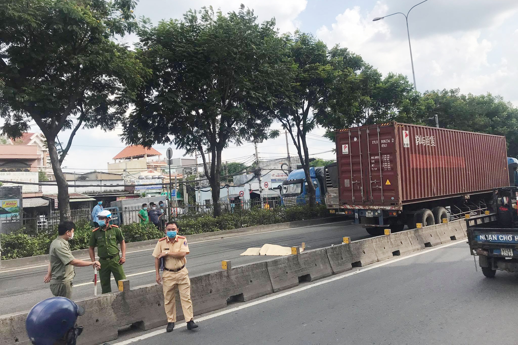 Tai nan quoc lo 1 TP Thu Duc anh 1