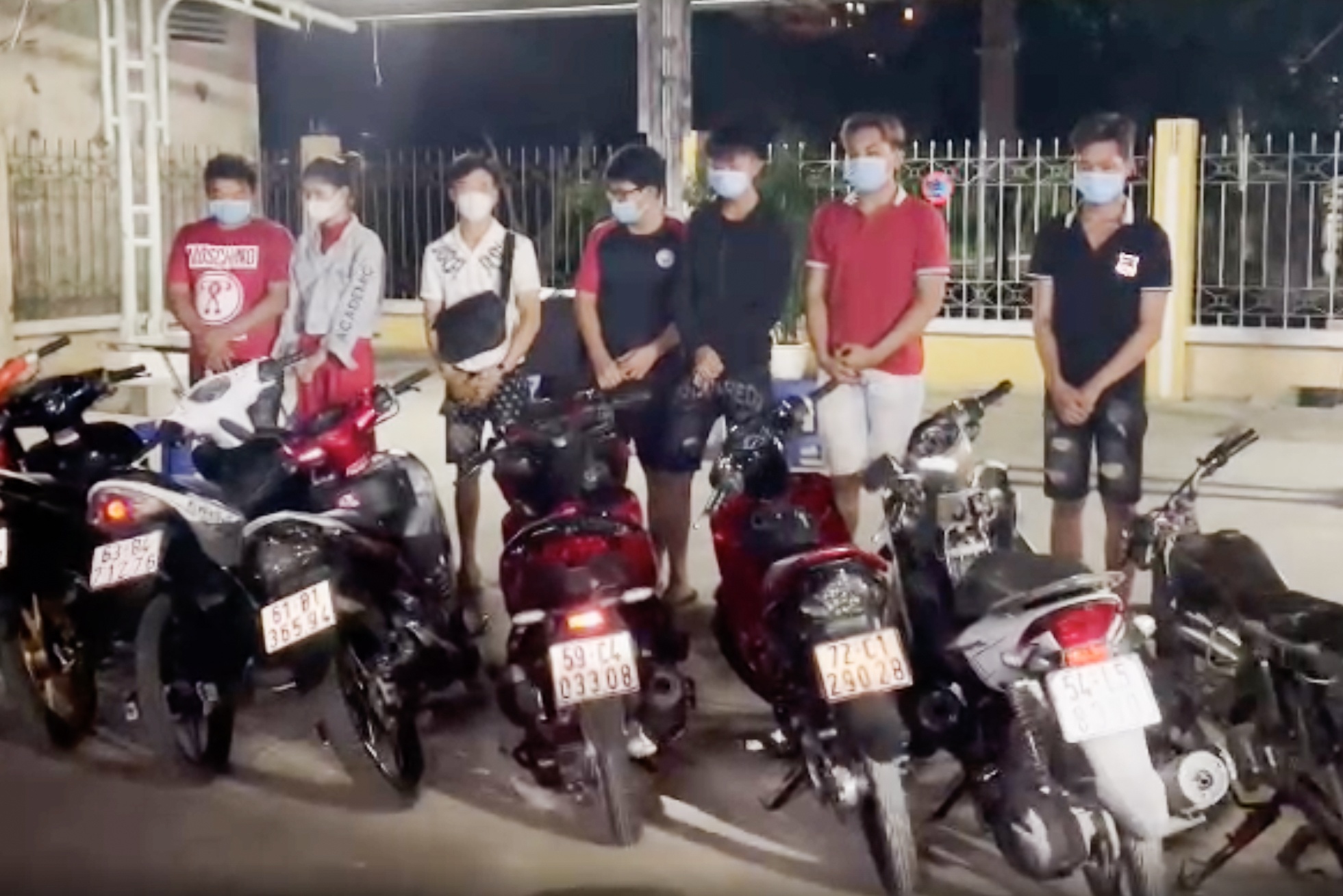 dua xe o quan 7 anh 1