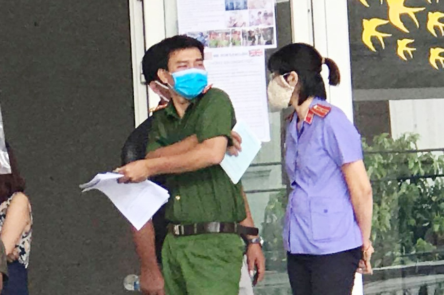 Nguoi phu nu roi tu tang cao chung cu Thu Duc House hinh anh