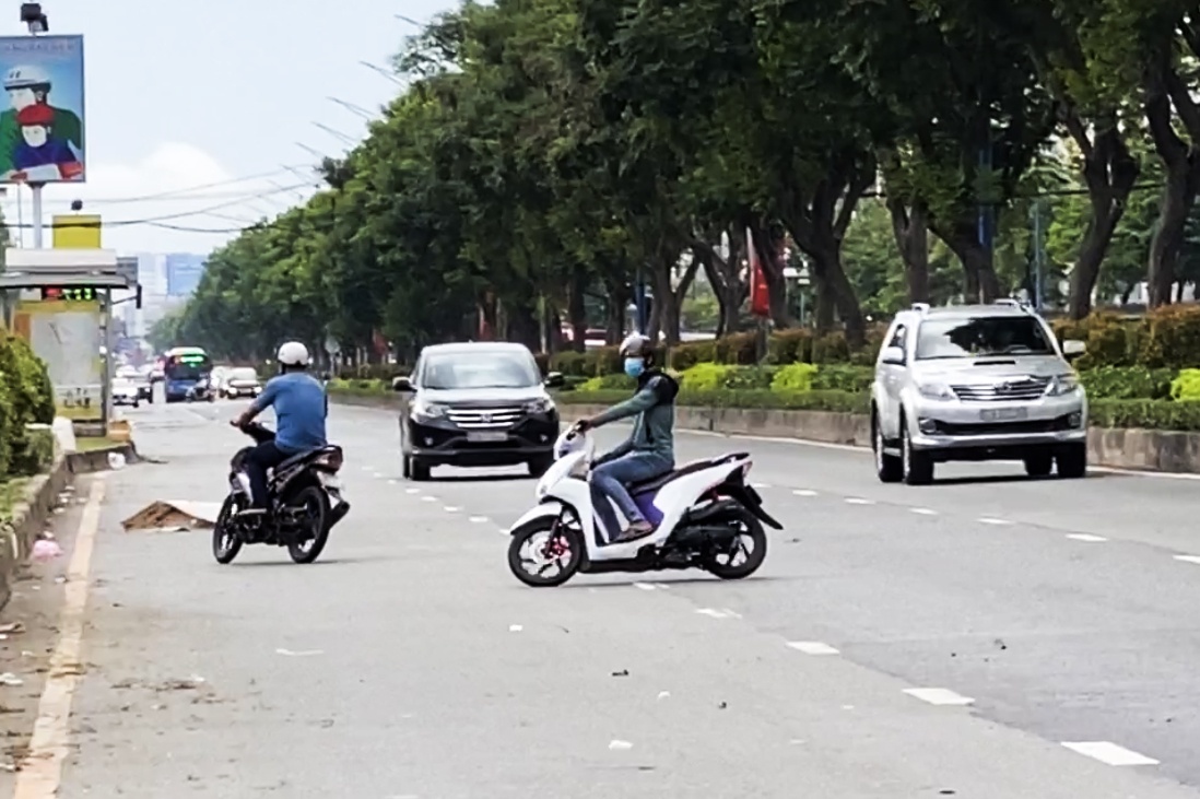 phạt xe chạy đường cấm ảnh 2 phat xe chay duong cam anh 2