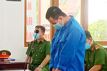 Phat tu nam thanh nien dam chet em trai hinh anh