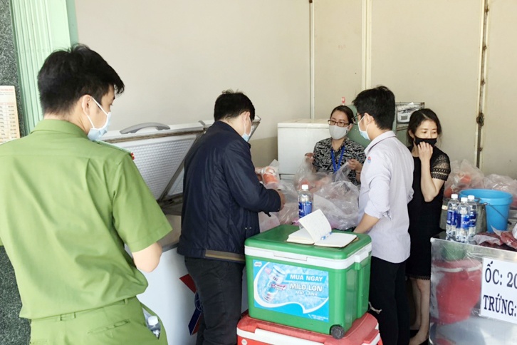 ngo doc banh mi anh 1