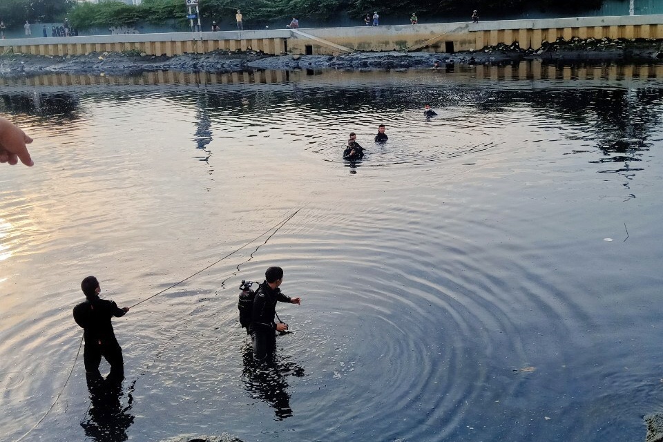 nhay kenh Lo Gom anh 1