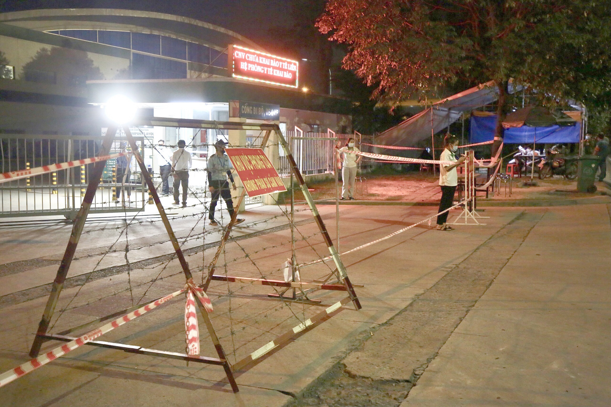 Dong Nai gian cach xa hoi toan tinh theo Chi thi 16 hinh anh