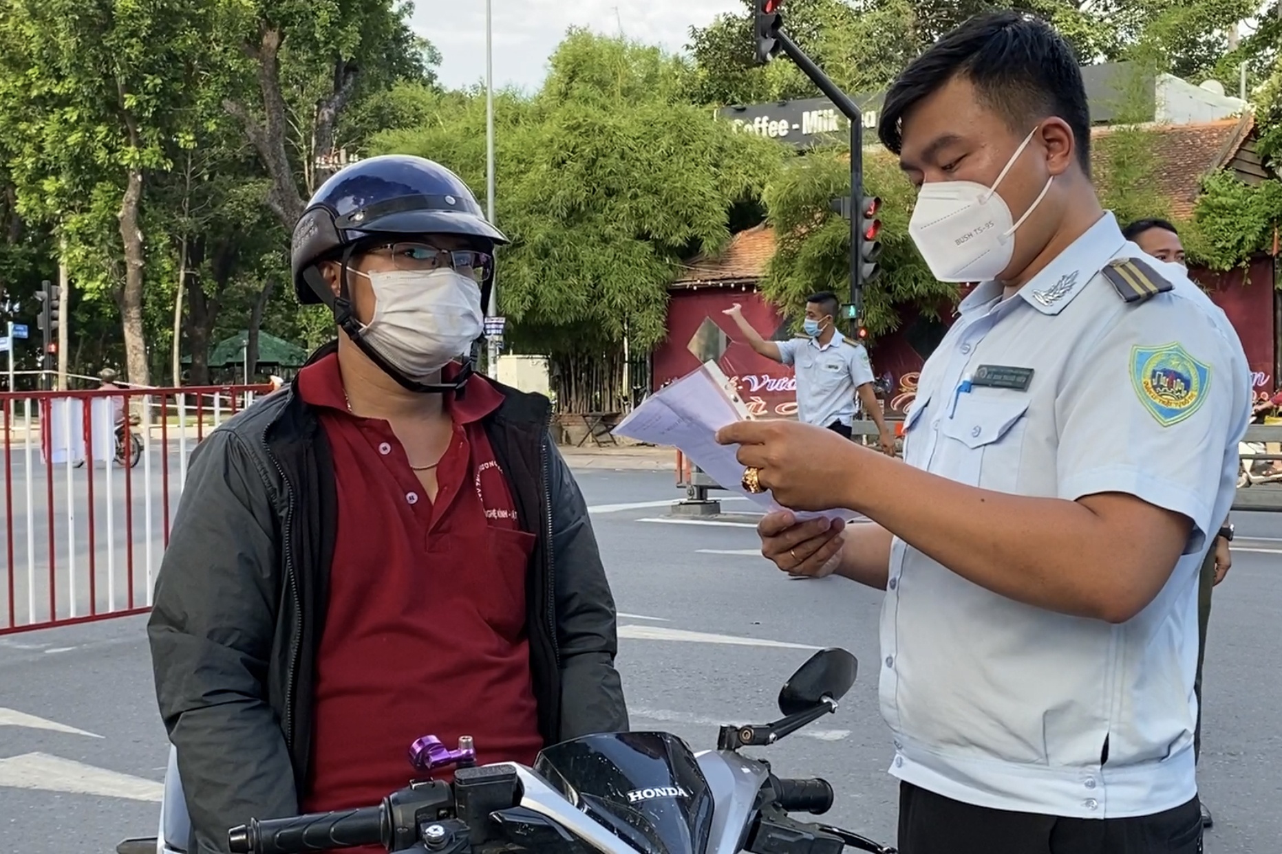 'Can xu ly nghiem nguoi vi pham gian cach xa hoi' hinh anh