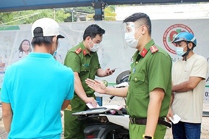 Di mua bap luoc, nam thanh nien bi lap bien ban vi pham Chi thi 16 hinh anh