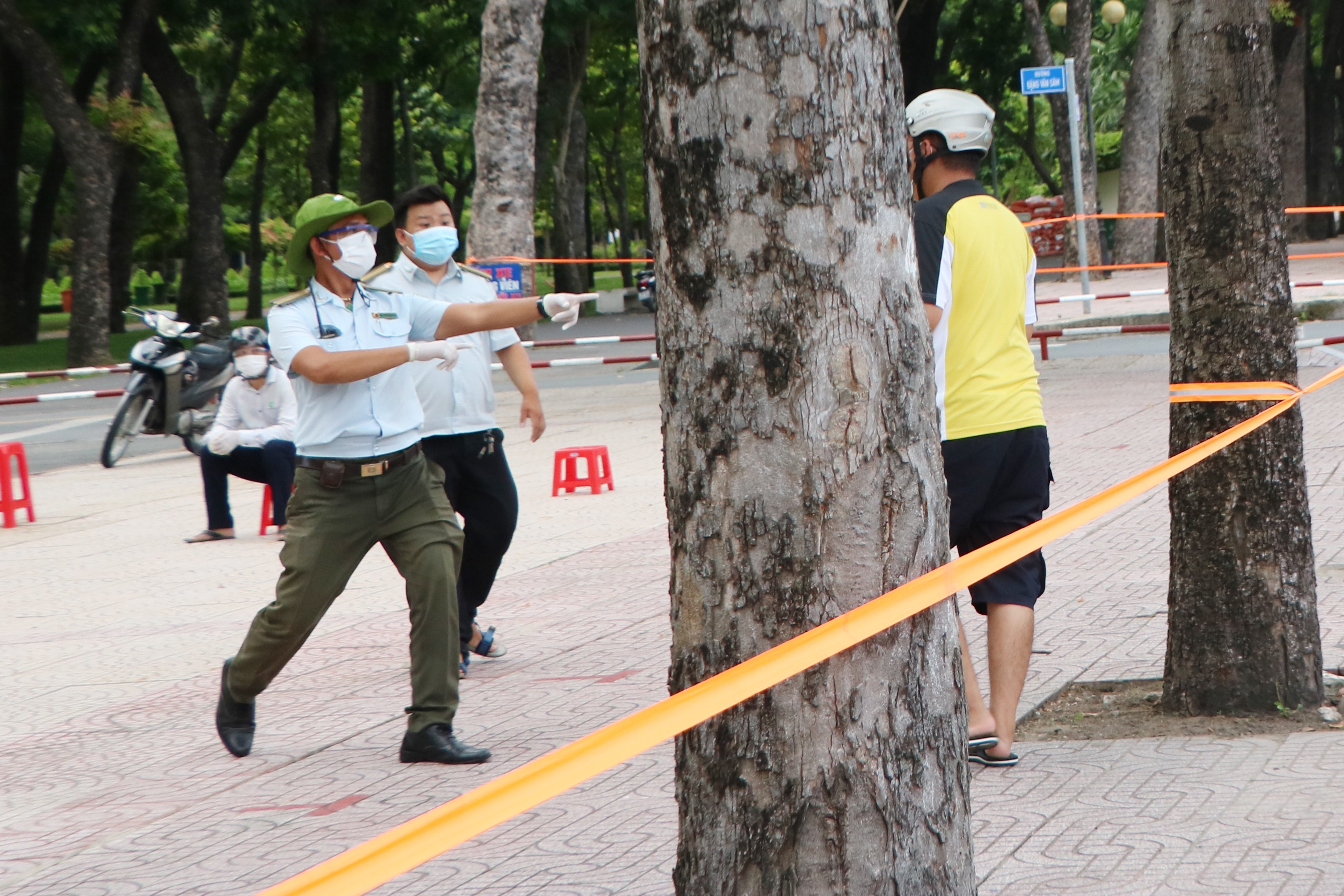 phat ra ngoai khong can thiet anh 1