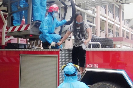 Cuu nguoi phu nu dinh nhay lau trong khu cach ly o Tay Ninh hinh anh