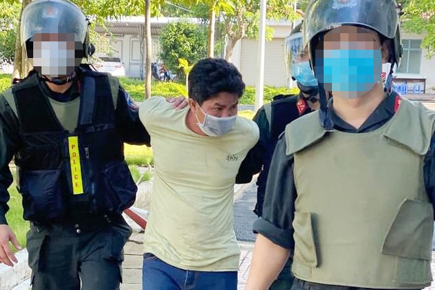 Canh sat ap giai ke chem thuong uy cong an hinh anh