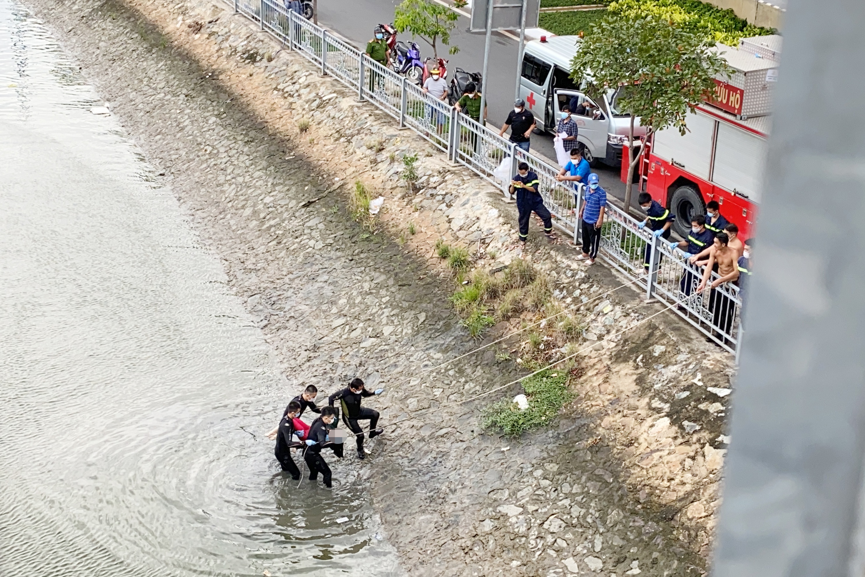 nhay cau Nguyen Van Cu anh 1