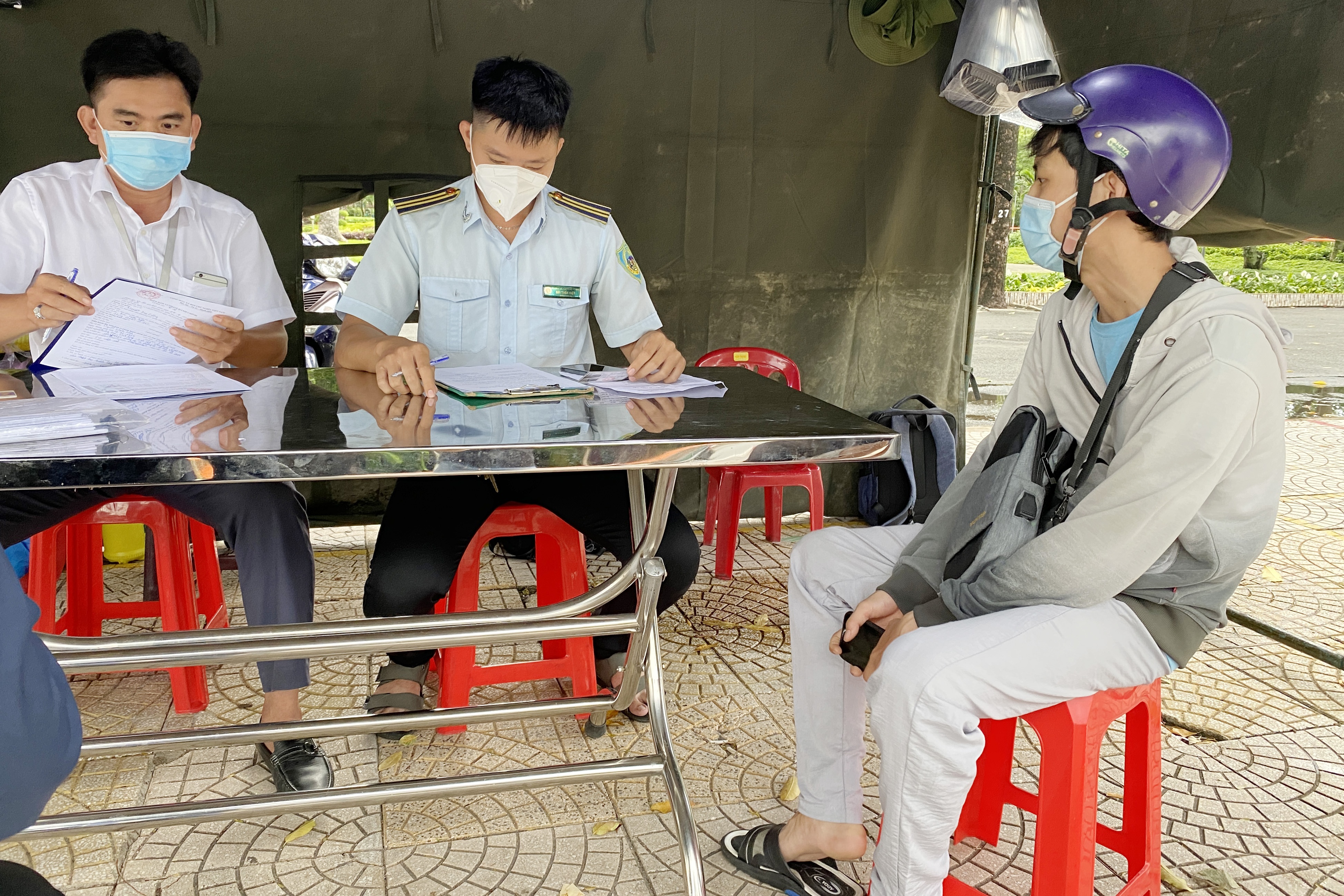 phat ra ngoai khong can thiet anh 2