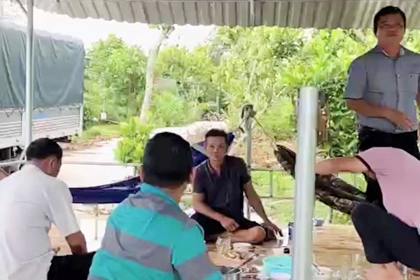 ăn nhậu bị xử phạt ảnh 1 an nhau bi xu phat anh 1