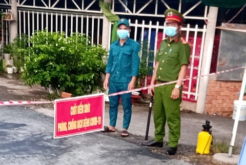 Tu tap an nhau mua dich, 6 nguoi bi phat 90 trieu hinh anh