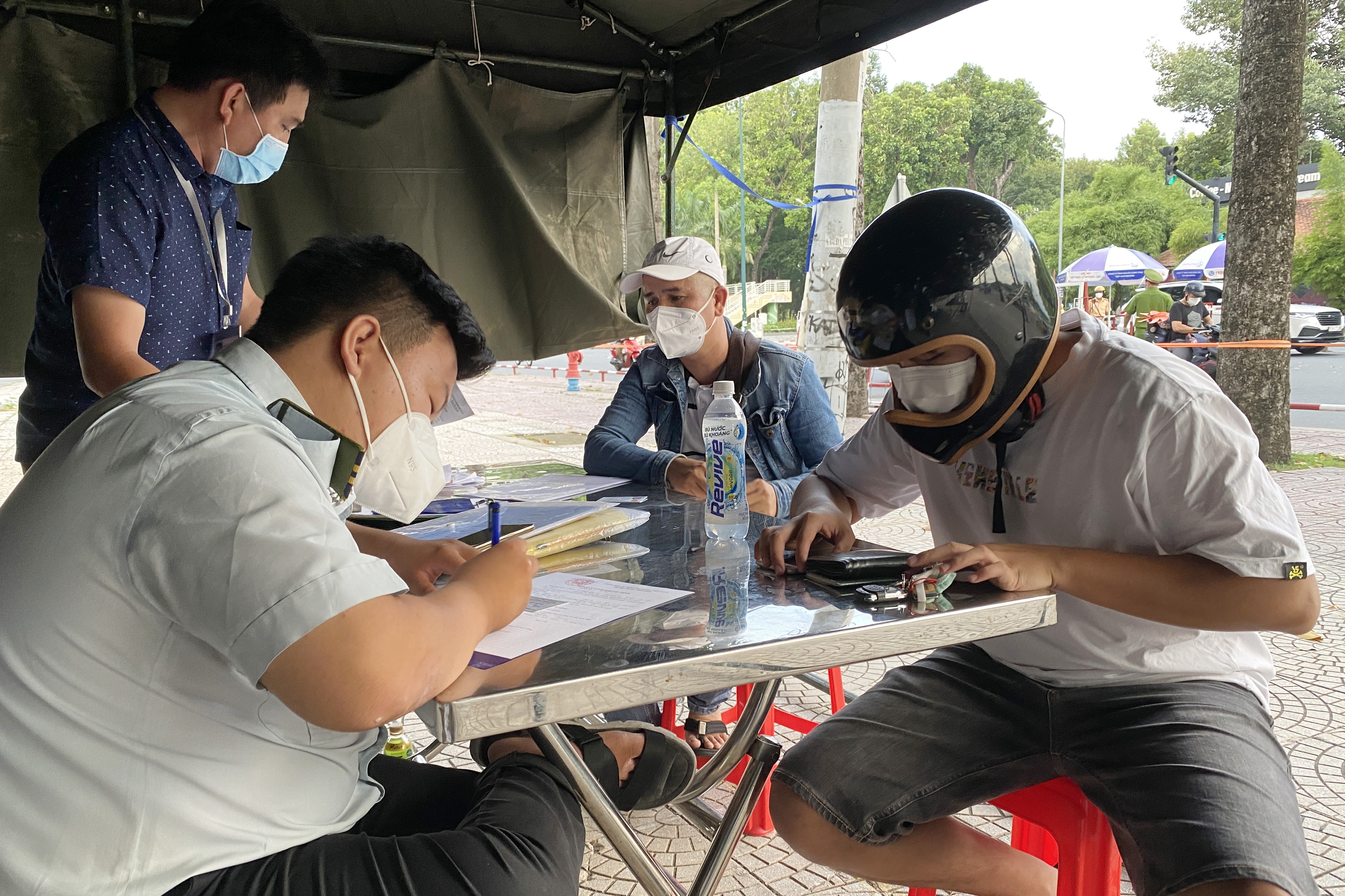 phat ra ngoai khong can thiet anh 1