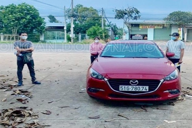 van chuyen nguoi trai phep anh 1