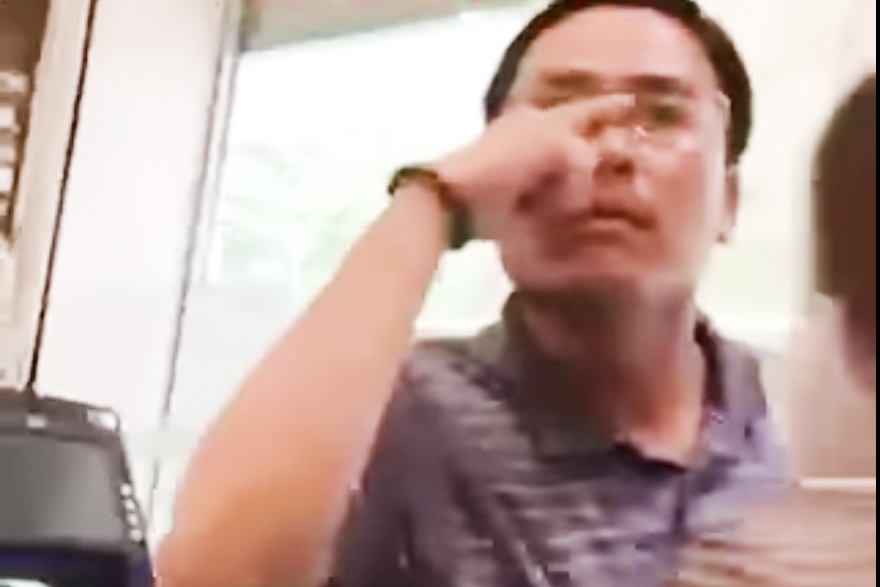 Nguoi dan ong gay nao loan sieu thi o TP.HCM hinh anh