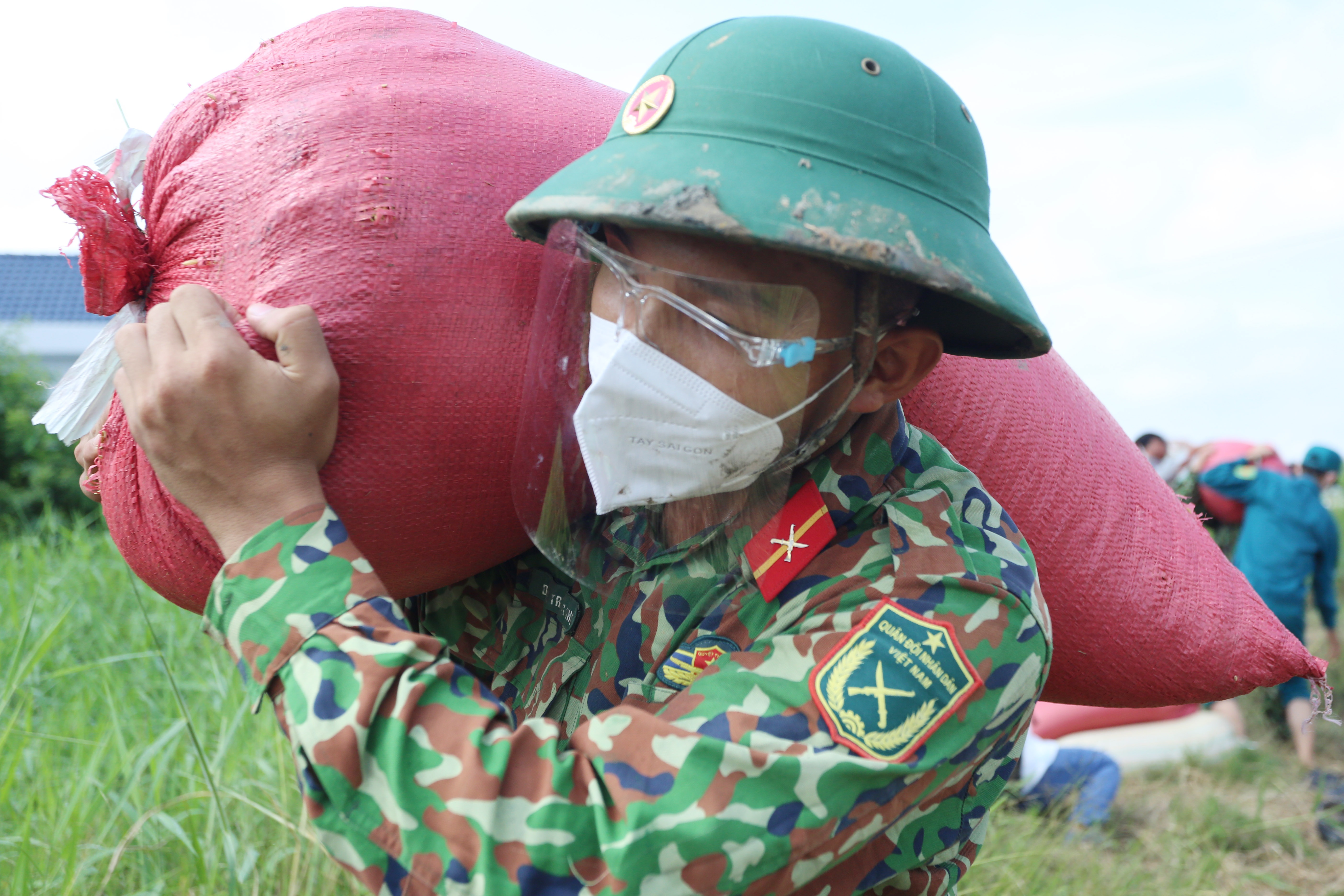 bo doi gat lua anh 6