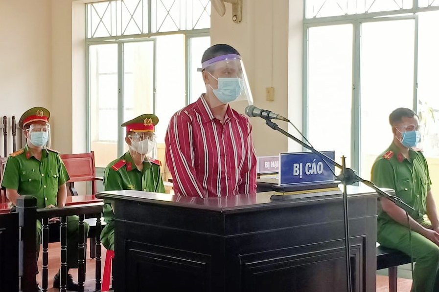 chong nguoi thi hanh cong vu anh 1