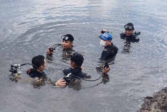 Nam thanh nien trom cho nhay kenh tu vong o TP.HCM hinh anh