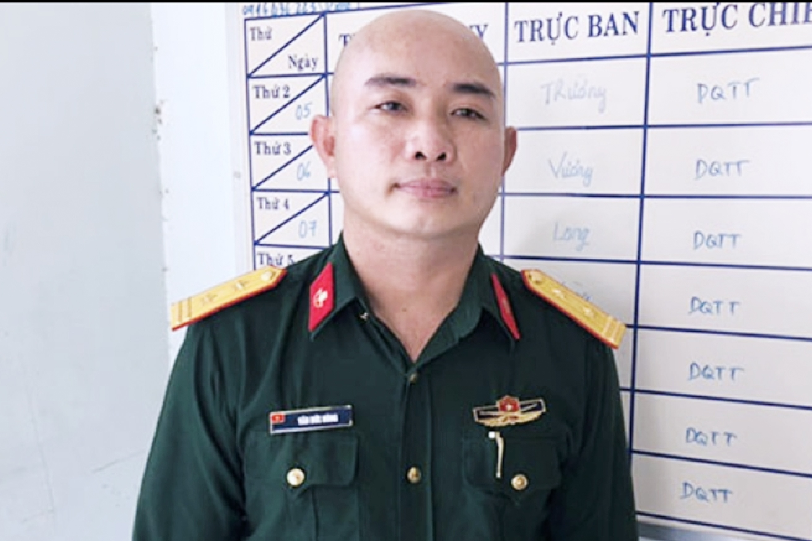 Gia trung ta bo doi de qua chot kiem dich hinh anh