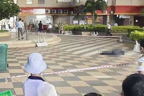 Co gai tu vong khi roi tu chung cu o TP.HCM hinh anh