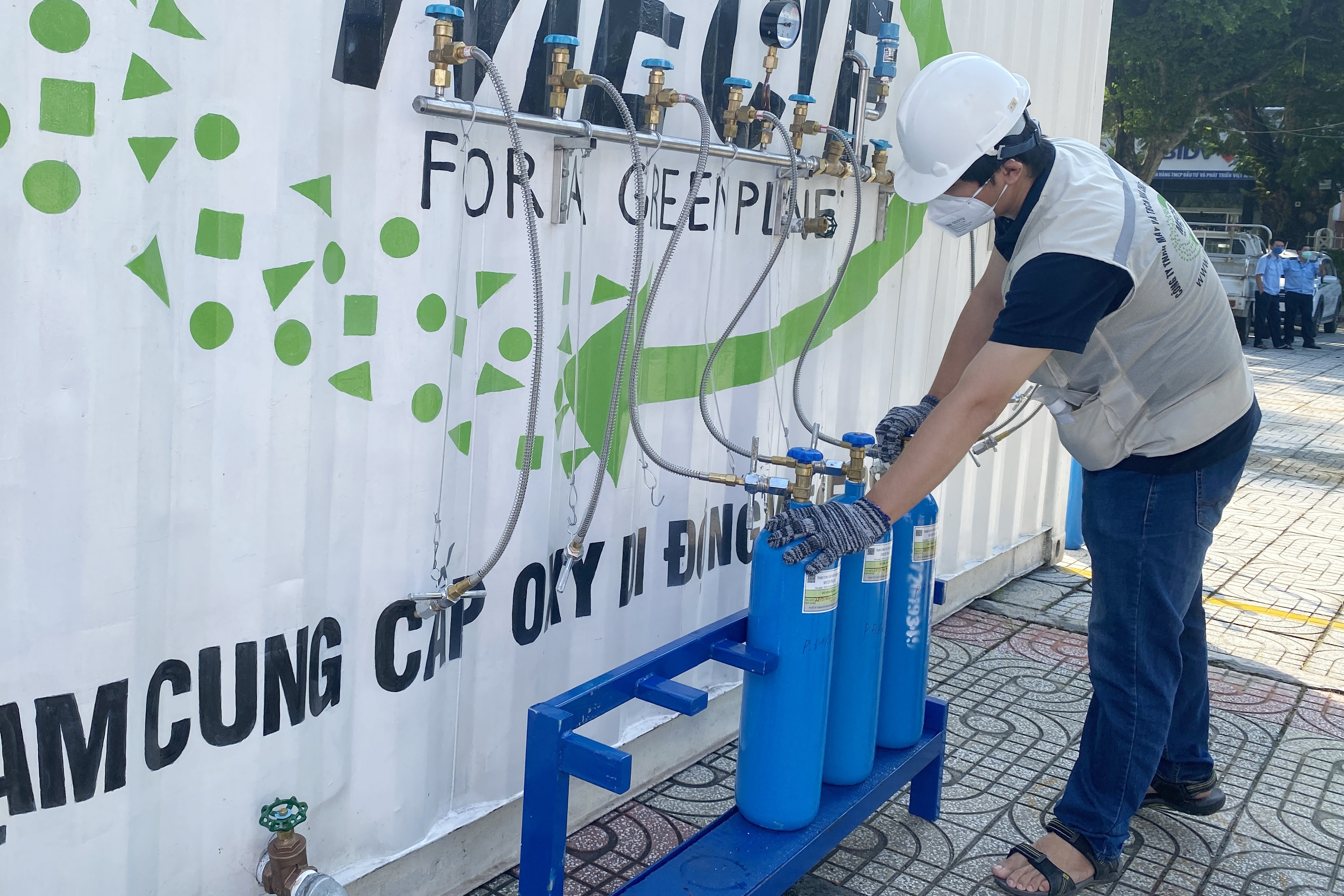 Tram bom oxy mien phi o trung tam TP.HCM hinh anh