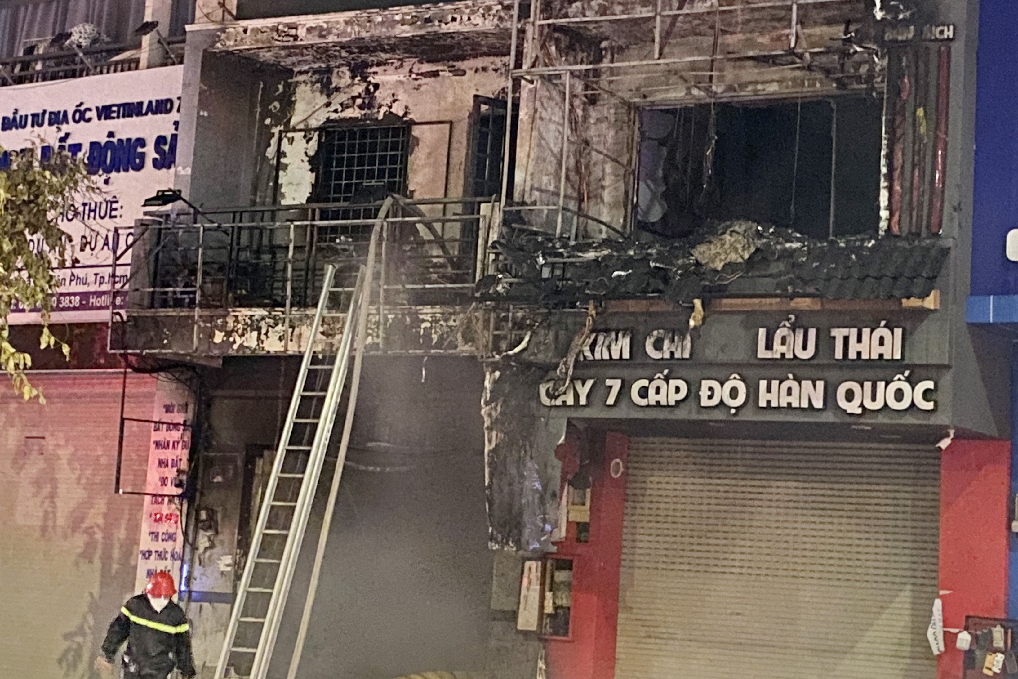 Mot nguoi chet, 4 nan nhan bi thuong trong vu chay nha o TP.HCM hinh anh