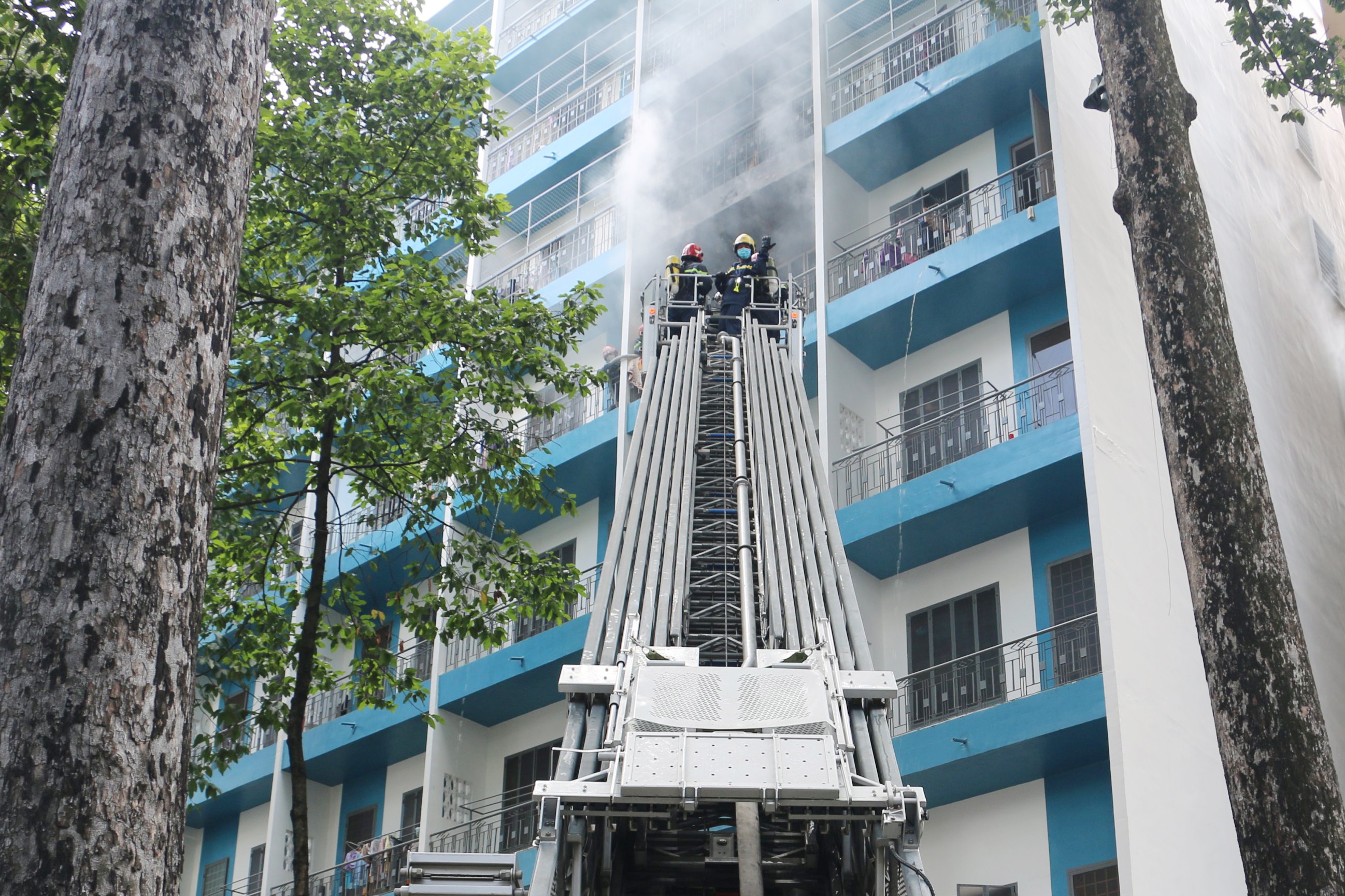 chay ky tuc xa anh 1