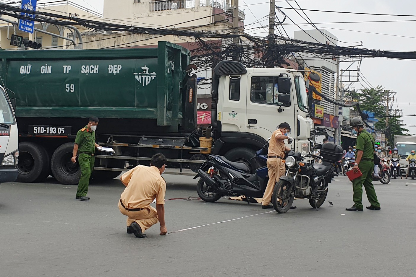 12 nguoi chet vi tai nan giao thong tuan dau TP.HCM noi long gian cach hinh anh