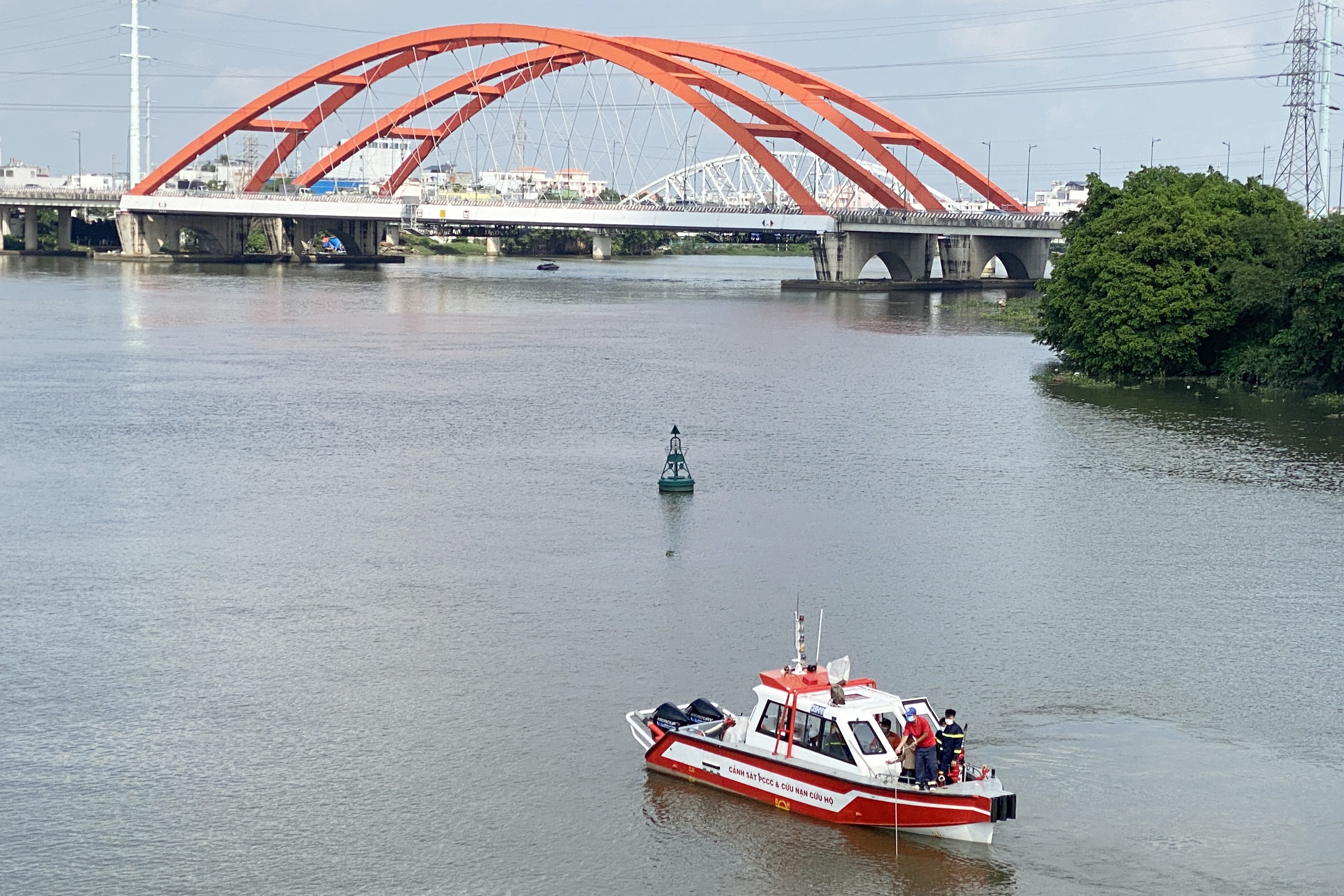 nhay cau Binh Trieu anh 1