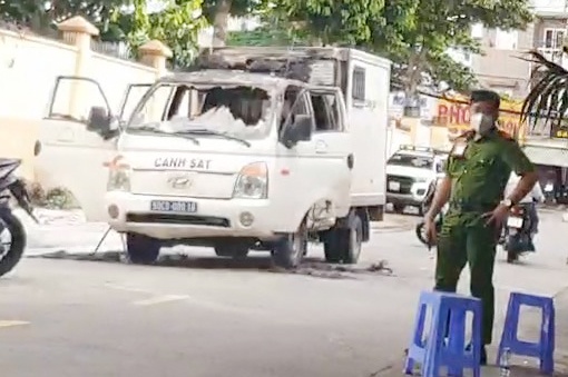 Xe cho pham nhan boc chay o TP.HCM hinh anh