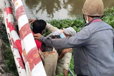 Cuu nguoi gap nan, 12 nguoi tro thanh F1 hinh anh