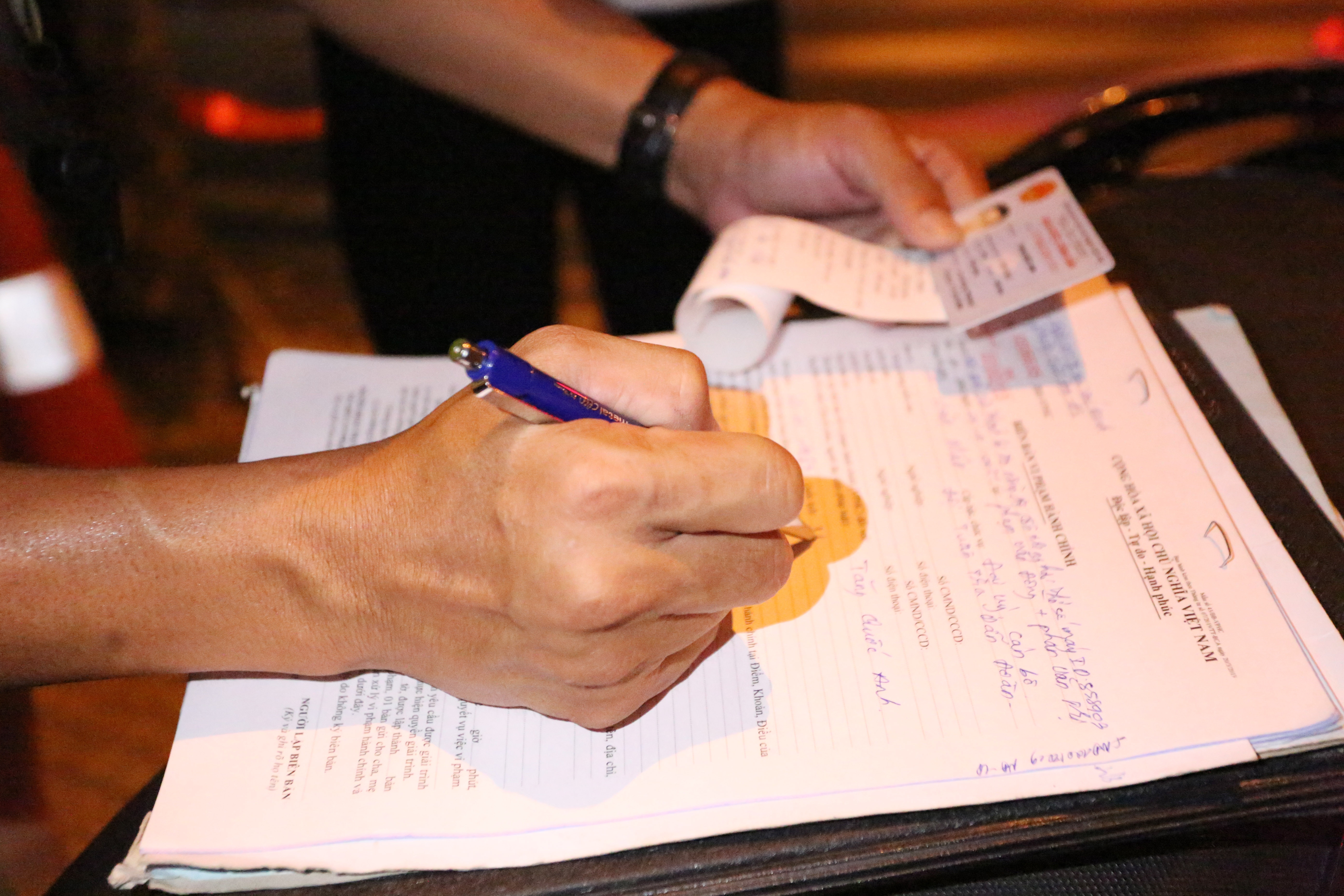 Nhieu tai xe bi phat do vi pham nong do con anh 4