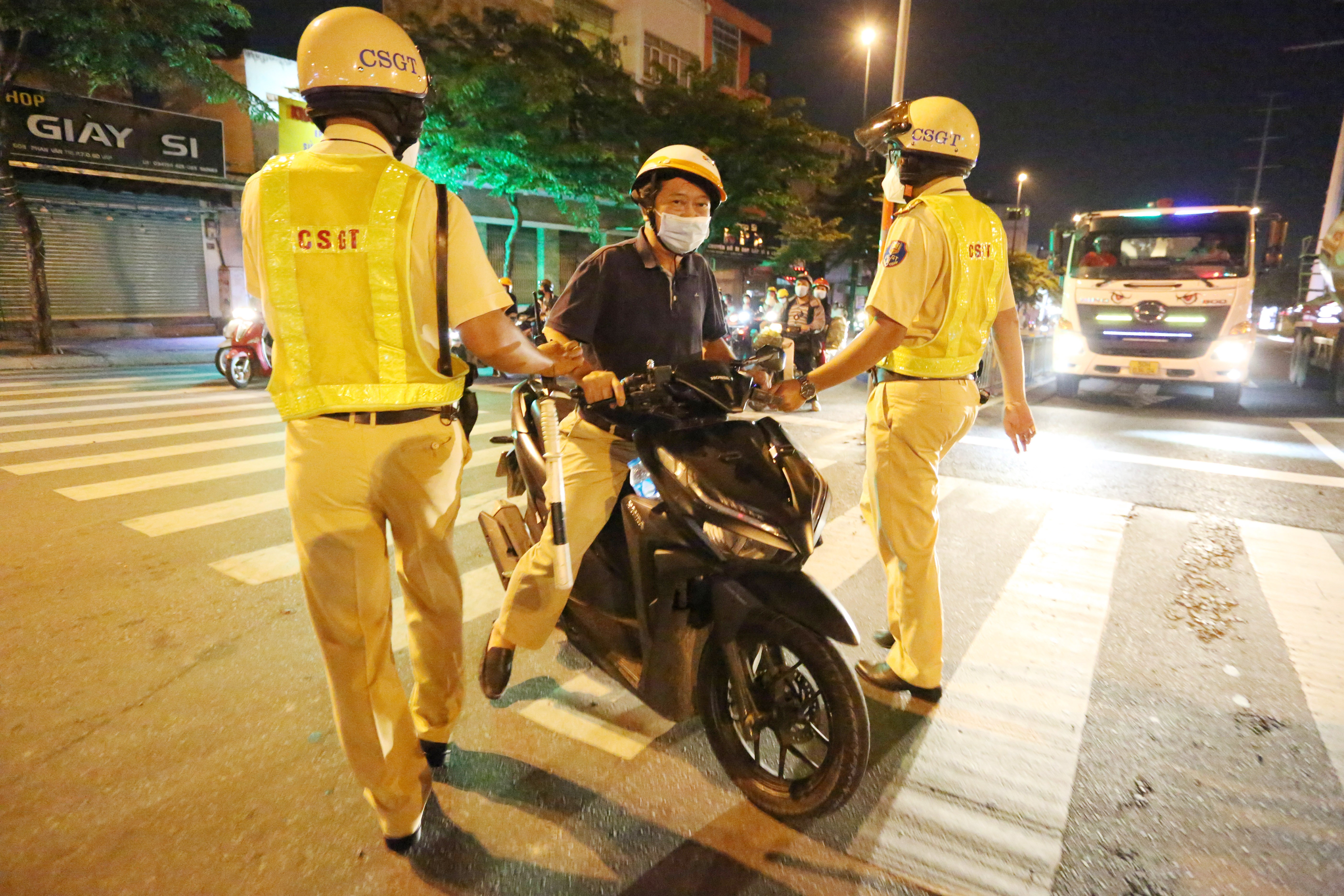 CSGT do nong do con anh 2