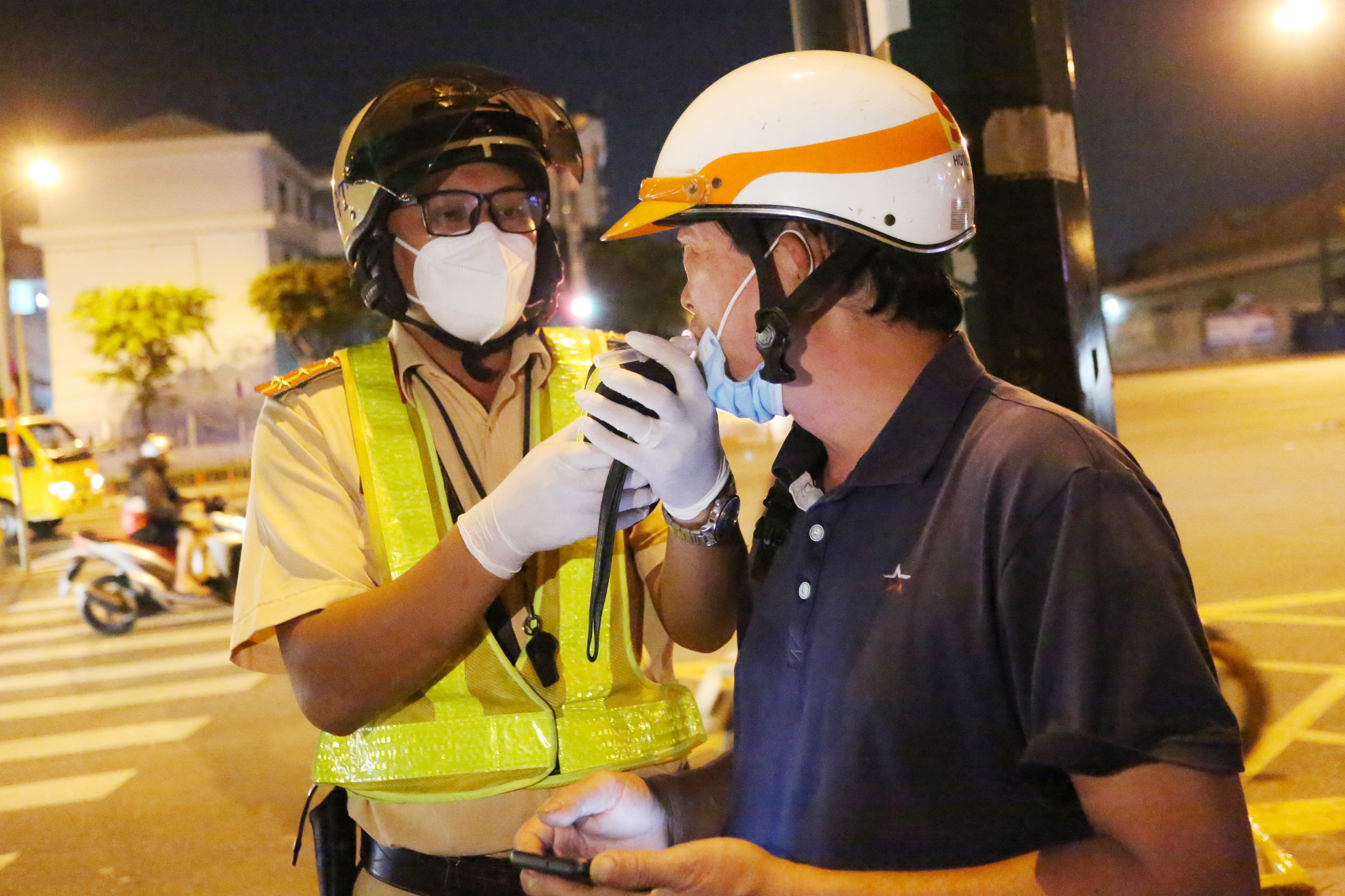 CSGT do nong do con anh 3