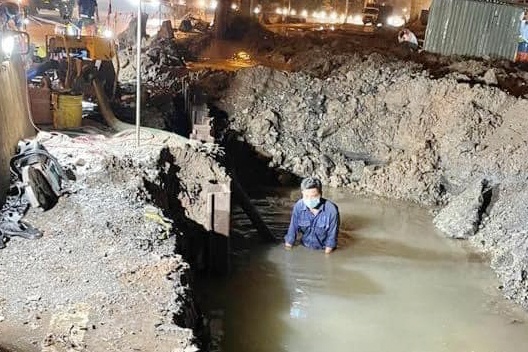 Vo duong ong D400, hang tram ho dan o TP Thu Duc bi cup nuoc hinh anh