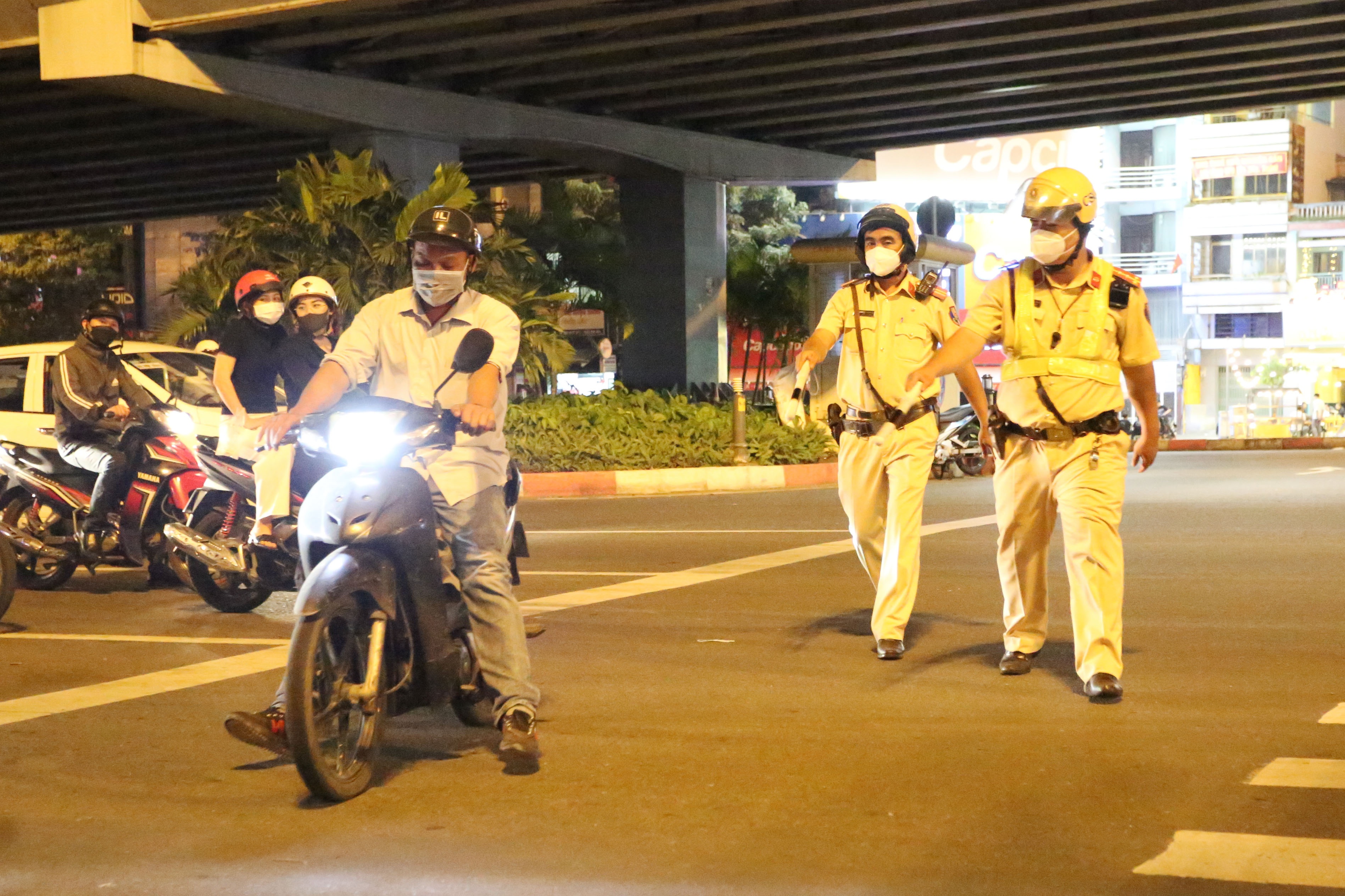 CSGT do nong do con anh 2