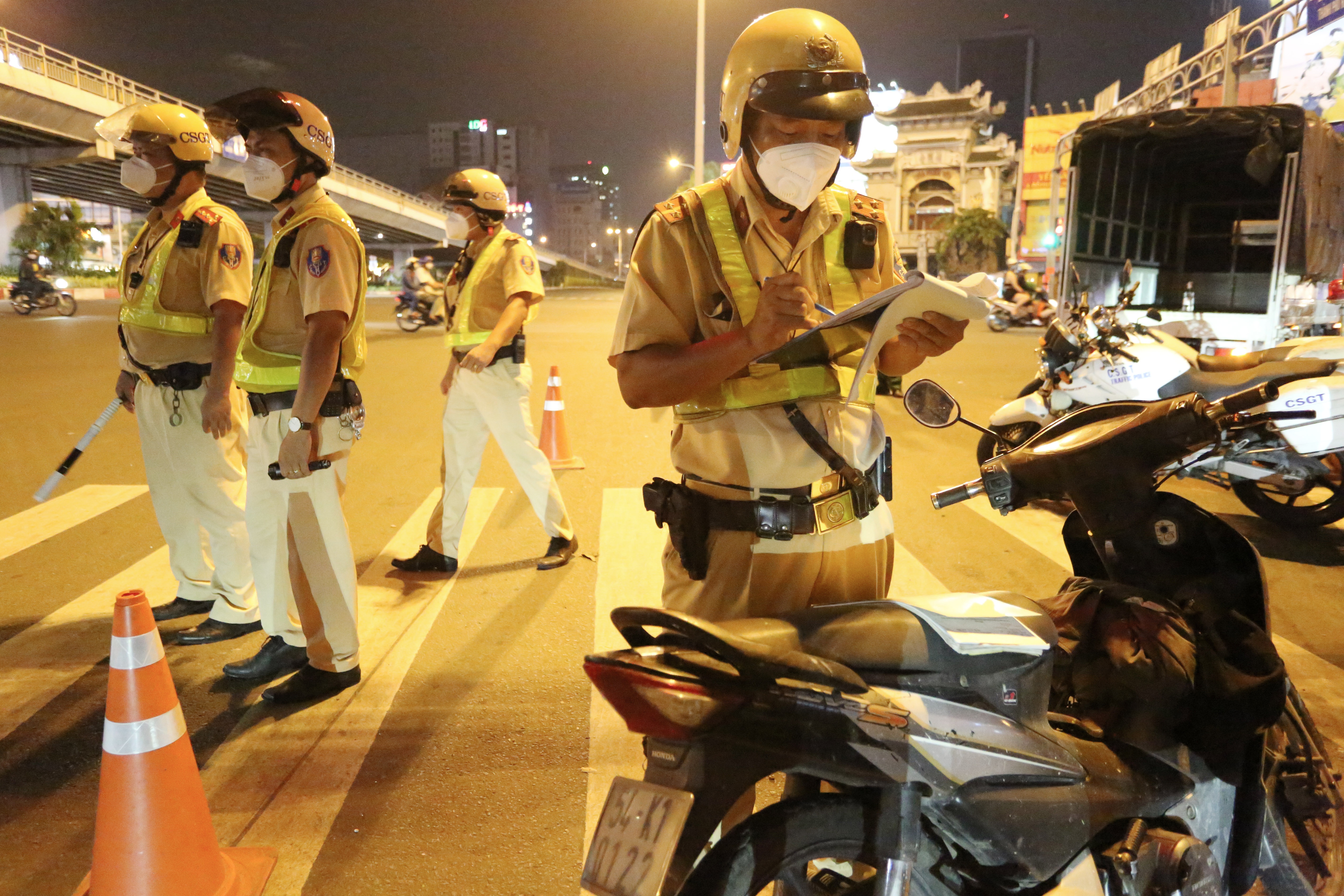 CSGT do nong do con anh 7