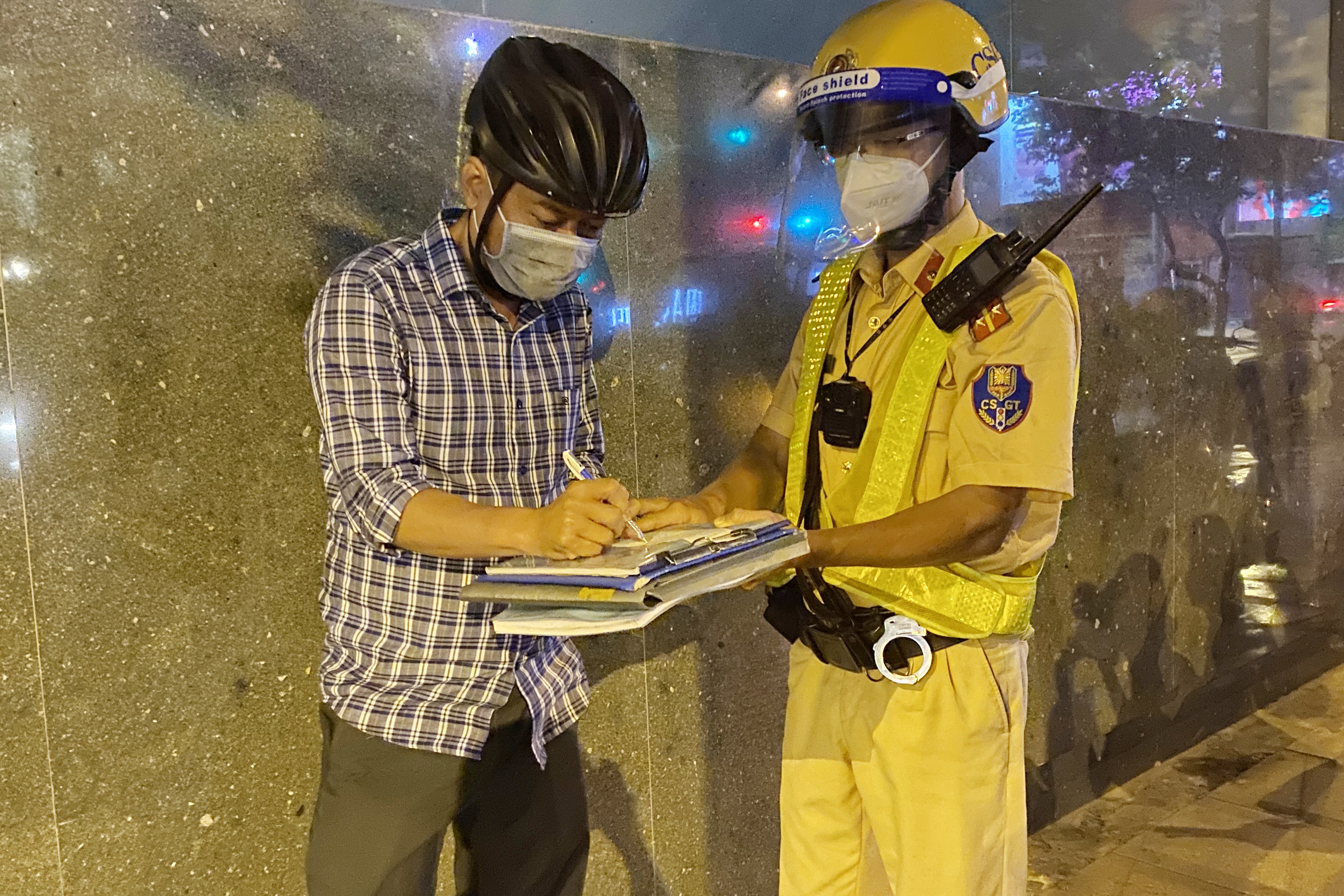 CSGT do nong do con anh 2