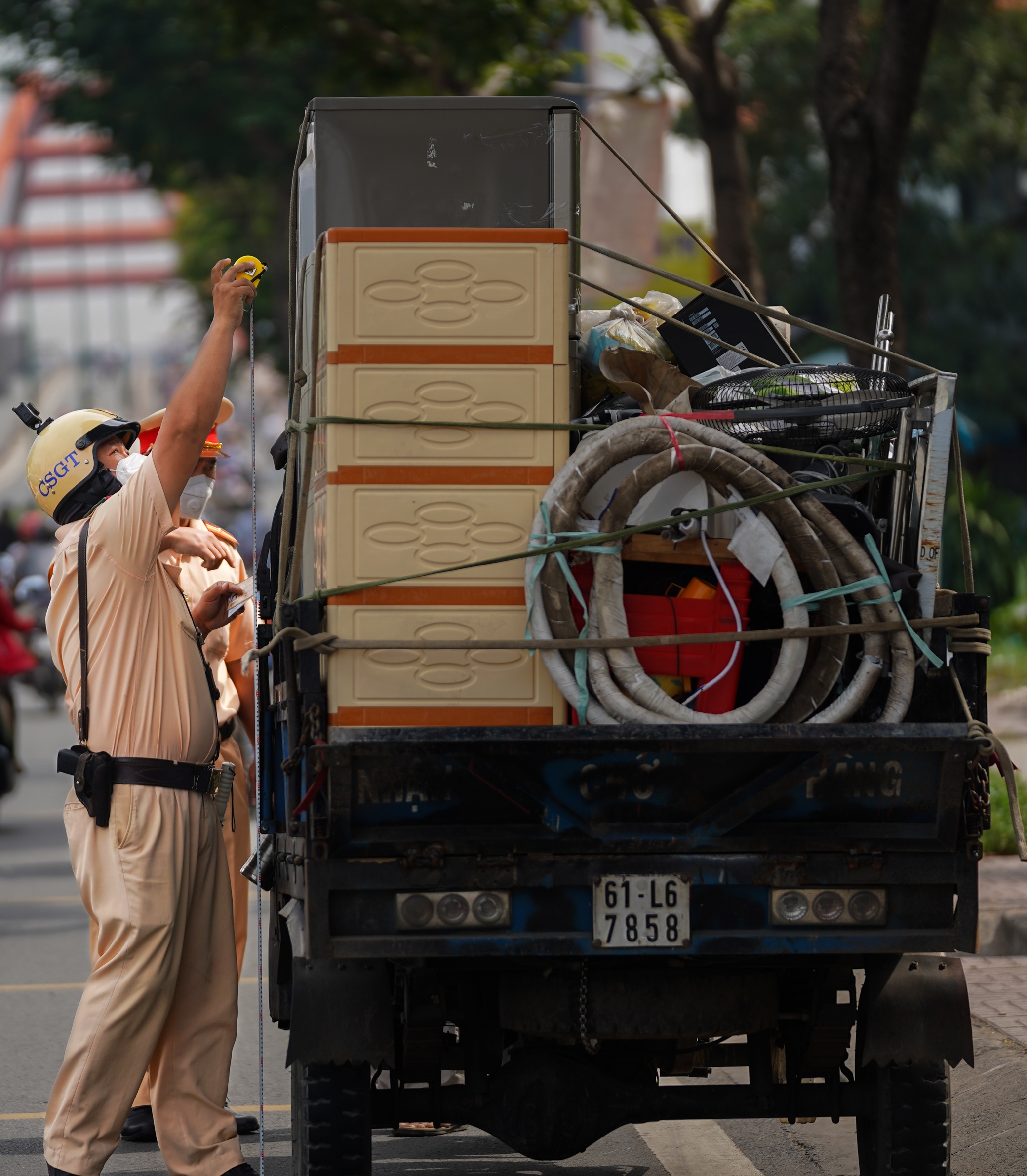 CSGT xu ly xe mu anh 4