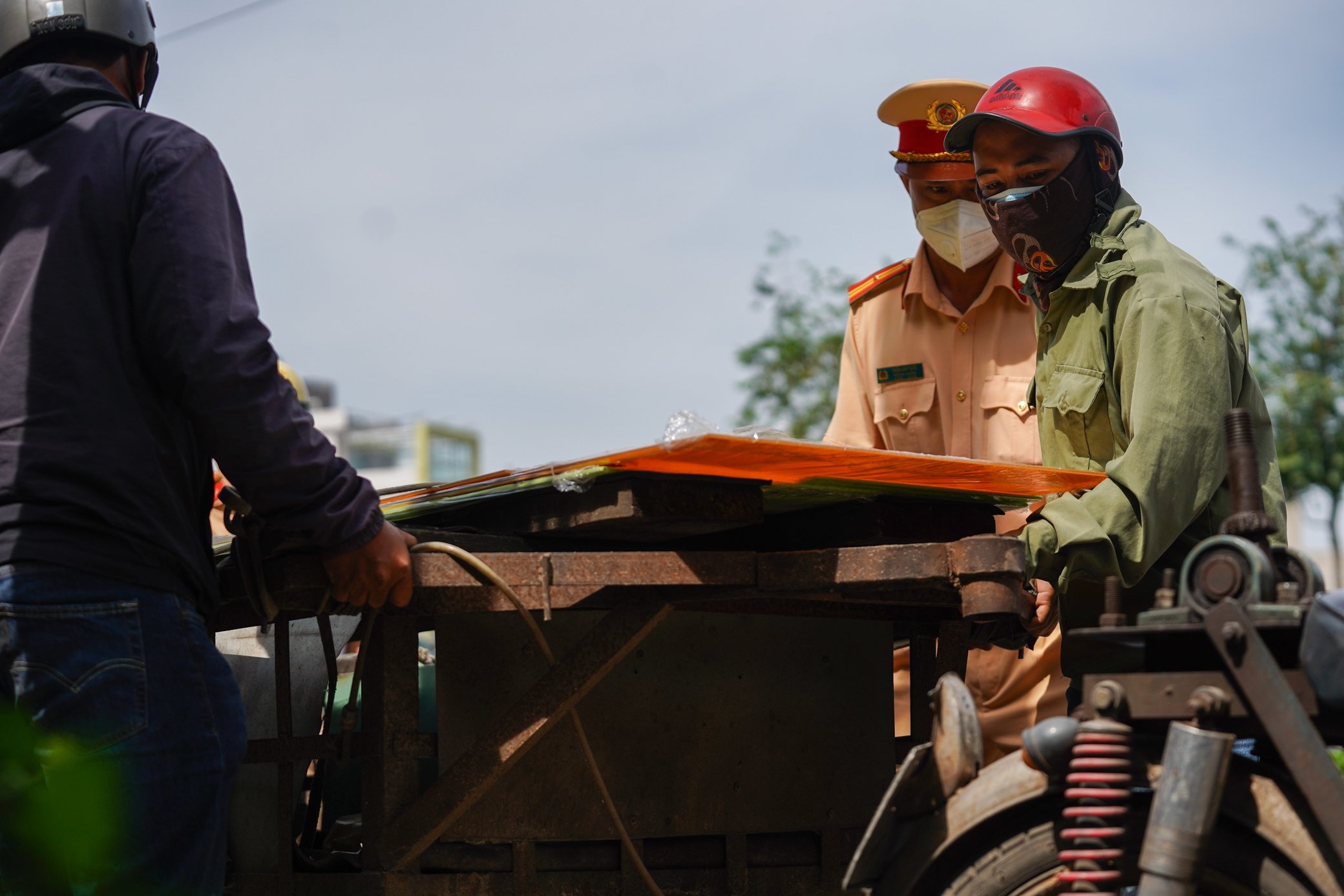 CSGT xu ly xe mu anh 6