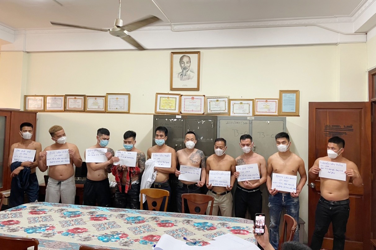 bat nhom cho vay nang lai anh 1