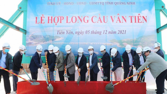 khanh thanh cau anh 1