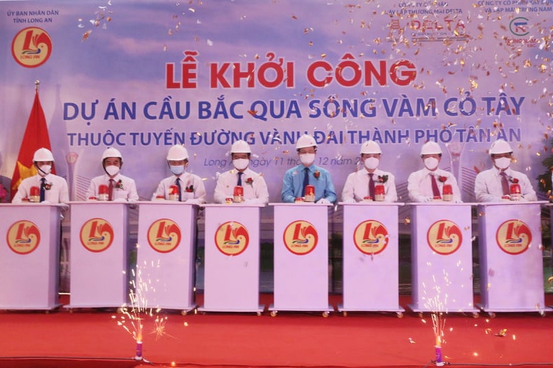 cau vuot song Vam Co Tay anh 1